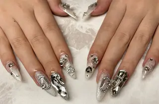 ネイル Roi〈ロワ〉 Minakoのネイルデザイン