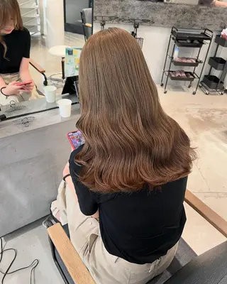 ロング 透明感×柔らかカラー ハイライト特化 彩野のヘアスタイル