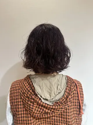 ミディアム パーマ 塩澤 榛奈のヘアスタイル