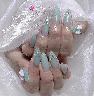 ネイル U·Mi nail salon所属・U·Mi 上野御徒町容のネイルデザイン