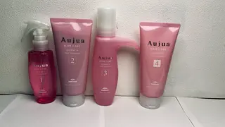 コウ チホウのヘアスタイル