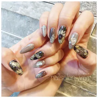 ネイル ＶＩＶＩ nailsalonのネイルデザイン