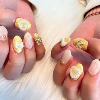 ネイル ゴテゴテ💙ワンホン リオナのネイルデザイン