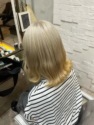 ミディアム カラー 艶髪/ハイトーン/ ヘアセット/モエノのヘアスタイル