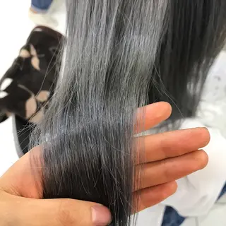 セミロング 寺岡 志穂のヘアスタイル