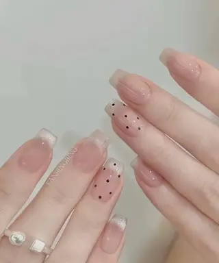 ネイル 高木 維麗絲のネイルデザイン