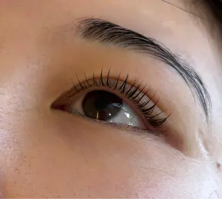 マツエク・マツパ eye lash  Lucia 難波所属・ひらおか ういの眉毛・アイブロウイメージ