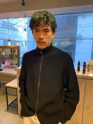 ショート カラー 美髪・シールエクステ ホソタニリョウコのヘアスタイル