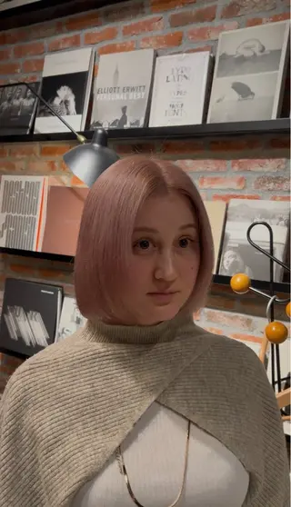 カラー organic＋atelier所属・りお ブリーチカラーのヘアスタイル