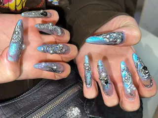 ロング ONIKA Nail 青山通り店所属・ONIKA Nail 表参道A4徒歩2分のネイルデザイン