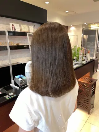 ミディアム カラー Kamie みかじりのヘアスタイル