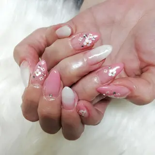 ネイル luxe NailDesignのネイルデザイン