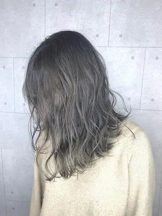 ミディアム カラー 韓国レイヤーカット/ ダブルカラーのヘアスタイル