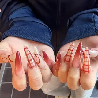 セミロング 小川 柚香のネイルデザイン