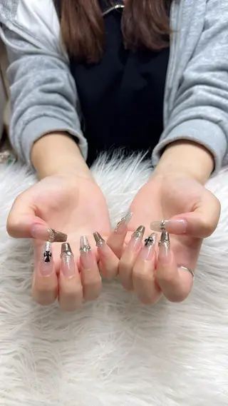 ネイル Nikoネイルサロン中野店所属・merci リカのネイルデザイン