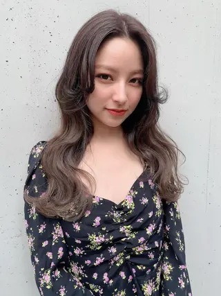 ロング カラー 透明感/オリーブ/ グレージュ/YUKAのヘアスタイル