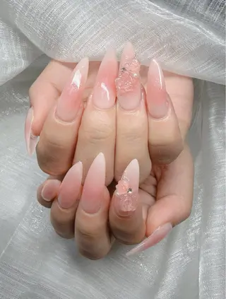 ネイル Lee Nailsのネイルデザイン