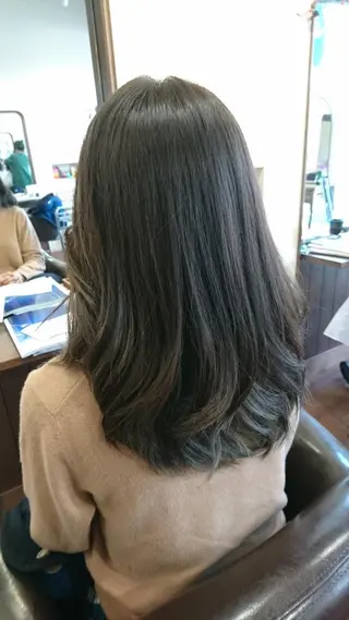セミロング 勝沼 佑季のヘアスタイル