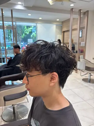 パーマ メンズ 山本 侑平のヘアスタイル