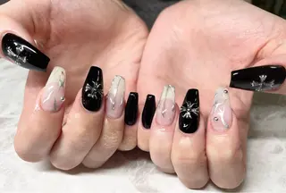 ネイル Roi〈ロワ〉 Minakoのネイルデザイン