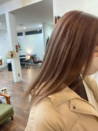 セミロング 関根 沙季のヘアスタイル