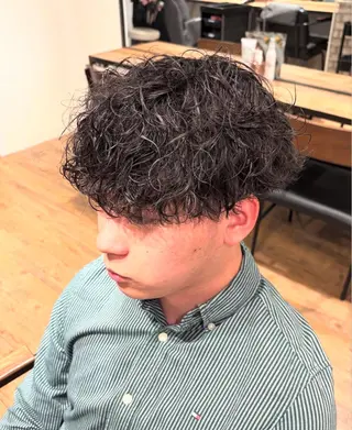 ショート パーマ 赤熊 咲良 🦔ྀིのヘアスタイル