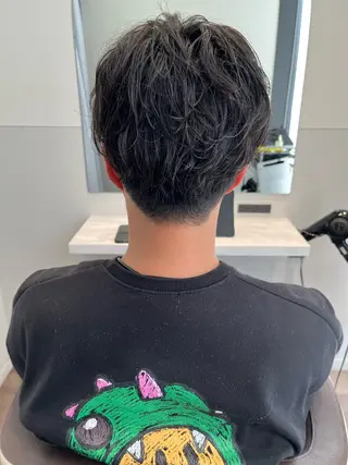 ショート メンズ ブリーチ無し白髪ぼか し/艶髪/津嘉山のヘアスタイル