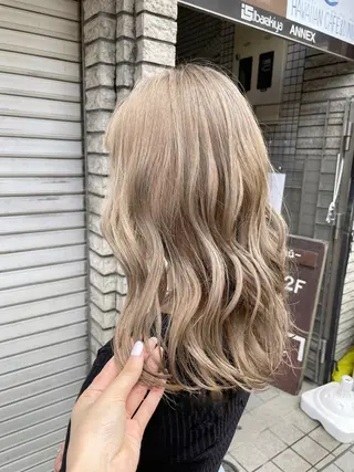 セミロング カラー 杉村 未来のヘアスタイル