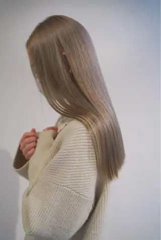 セミロング カラー 清水 亮太／赤み消しカラーのヘアスタイル