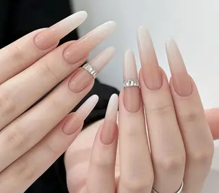 ネイル ロングネイル長さ出し 専門Spade Qのネイルデザイン