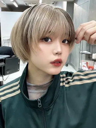 ショート ハイトーンカラー/ さらさのヘアスタイル