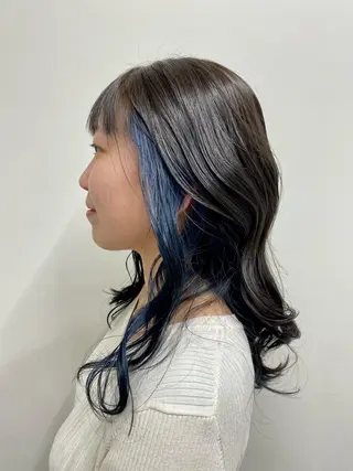 ロング 山本 佳奈のヘアスタイル
