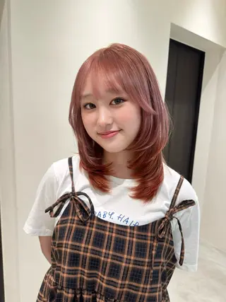 ロング i.GINZA所属・ハイトーン/透明感 カラー/レイヤーのヘアスタイル