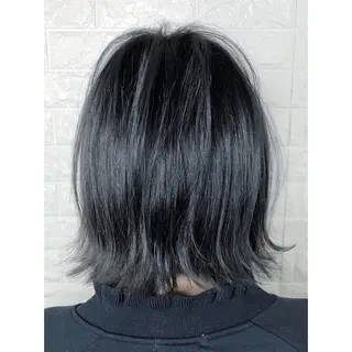 ショート カラー KIZU 髪質改善 怪談を語る美容師のヘアスタイル