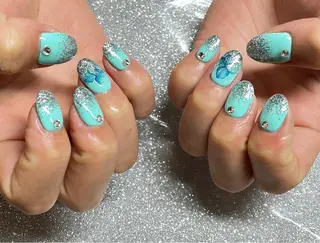 ネイル VIERU 🌈🎀💖のネイルデザイン