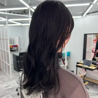 ミディアム 岸下 理緒のヘアスタイル