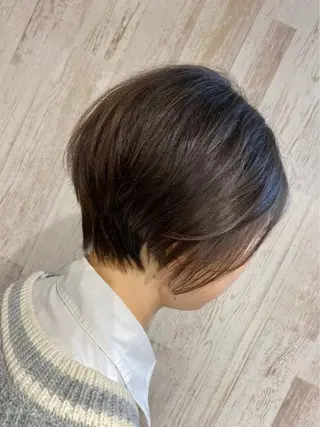 ショート カラー 山本 帆乃果のヘアスタイル