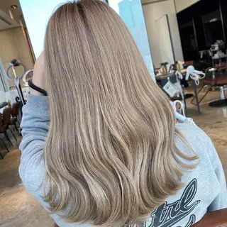 セミロング カラー 顔まわりの神様✨ 透明感カラー藤嶋秀幸のヘアスタイル