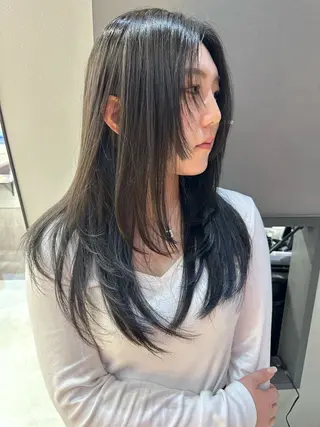 ロング AIRI layer cut hairのヘアスタイル