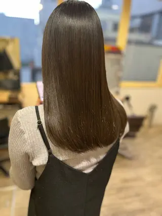 ミディアム カラー ワタイショウタ 髪質改善✨眉毛サロンのヘアスタイル