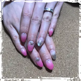 ネイル ECLAT エクラ所属・寺山 千鶴のネイルデザイン