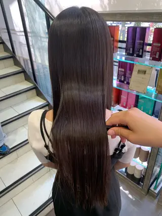 ロング レイヤー／マツエク 💋𝑨𝑵𝑵𝑨のヘアスタイル