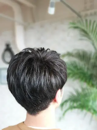 ショート カラー Afinar　 tomoのヘアスタイル