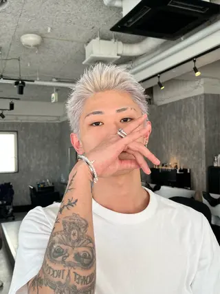 ショート TIDEHAIR JUNYAのヘアスタイル