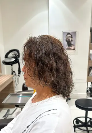 ロング パーマ メンズ ユージ ✂︎ パーマ＆ハイトーンのヘアスタイル