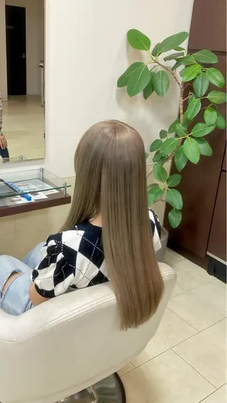 カラー cuarto hair所属・さ やかのヘアスタイル