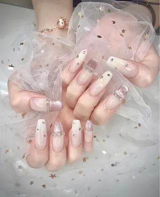 ネイル I-nailロング /ワンホン/キラキラのネイルデザイン