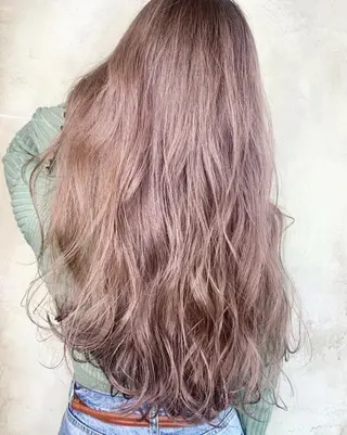 カラー ロング N° aria 三軒茶屋のヘアスタイル