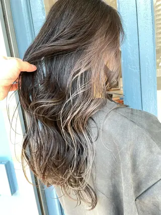 ロング ブリーチ毛矯正.髪質 改善.髪にドラマをのヘアスタイル