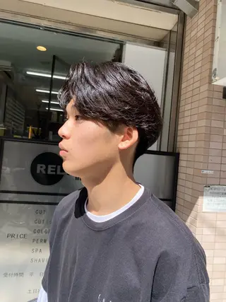 ミディアム 鶴田 海音のヘアスタイル